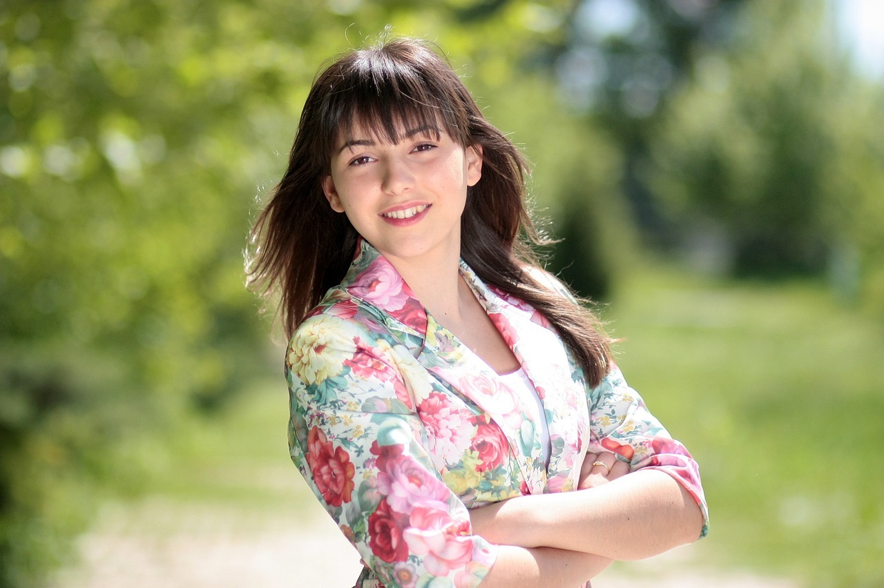 Conseils d'experts sur la faon de coiffer une frange rideau sur cheveux