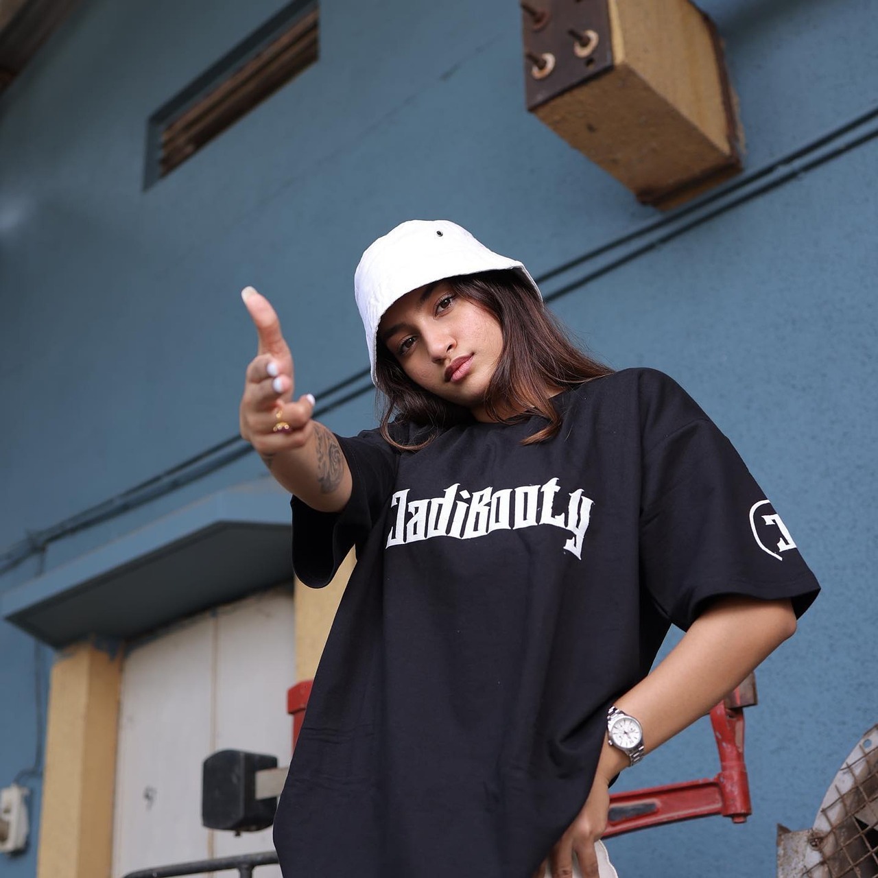 L'art du streetwear japonais : motifs, couleurs et graphismes uniques.