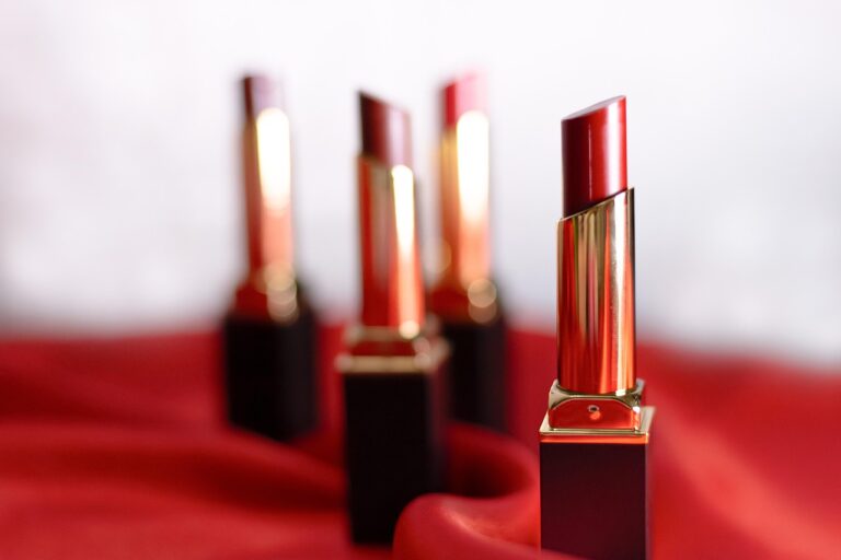Comment savoir quel rouge à lèvres me va ?